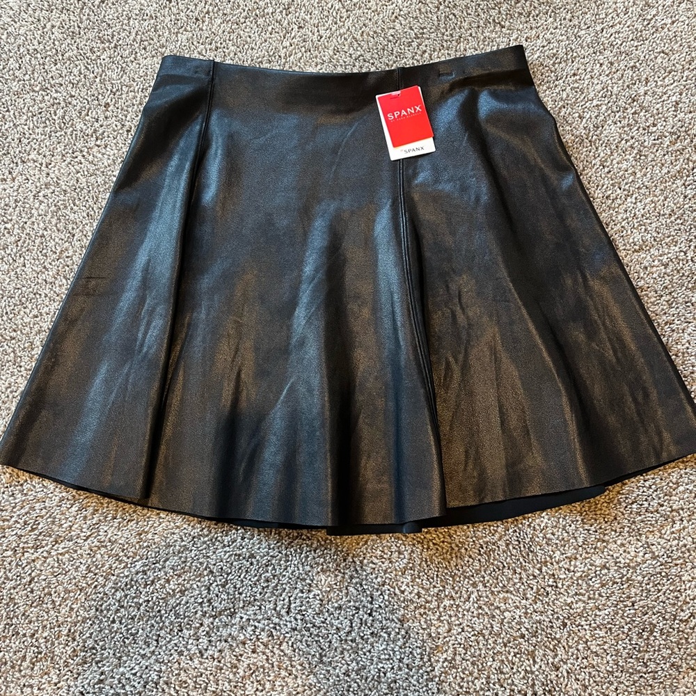 Spanx Flouncy Skirt, Black Medium